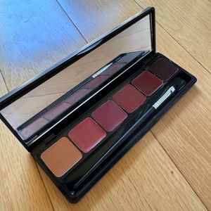 Elf cosmetics Runway Ready Lip Palette